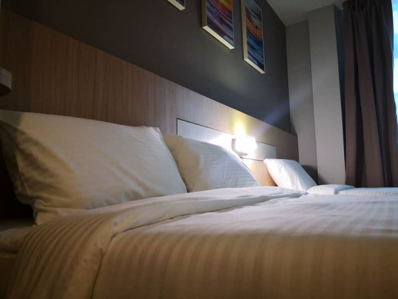 Walk In Hotel