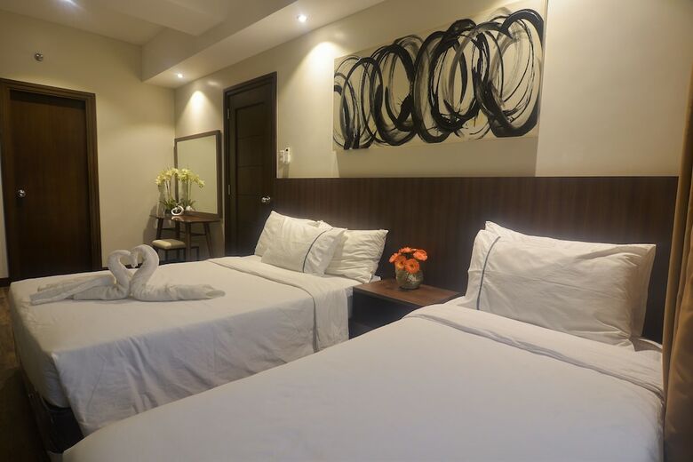 Comfy Suites At The Padgett Place