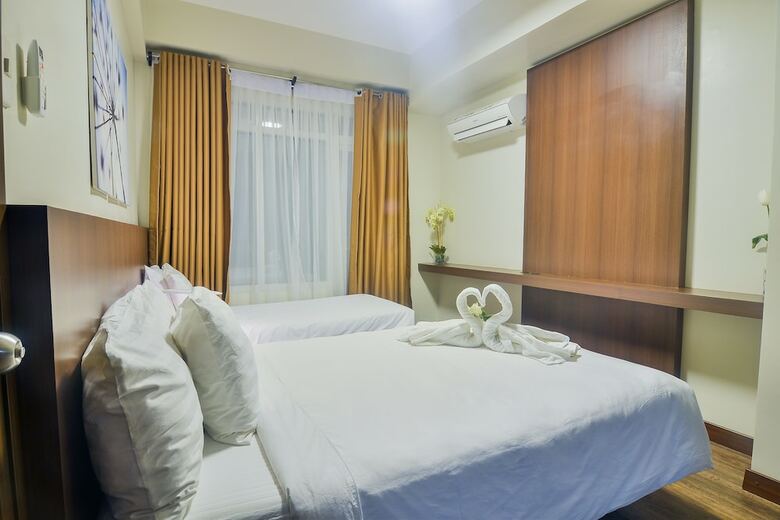 Comfy Suites At The Padgett Place