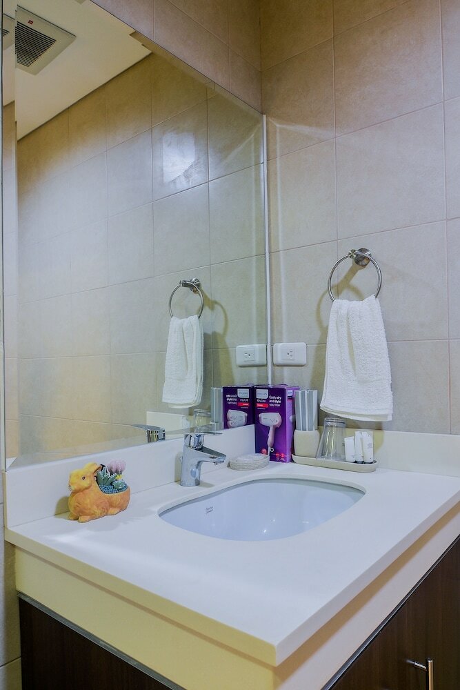 Comfy Suites At The Padgett Place