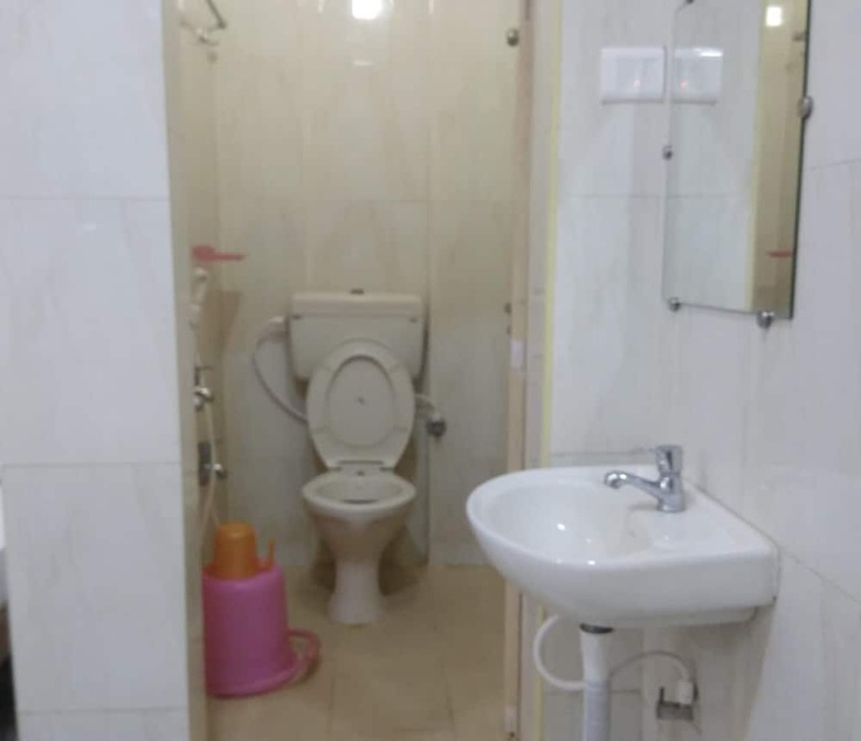 Hotel Iroomz Gvk Residency