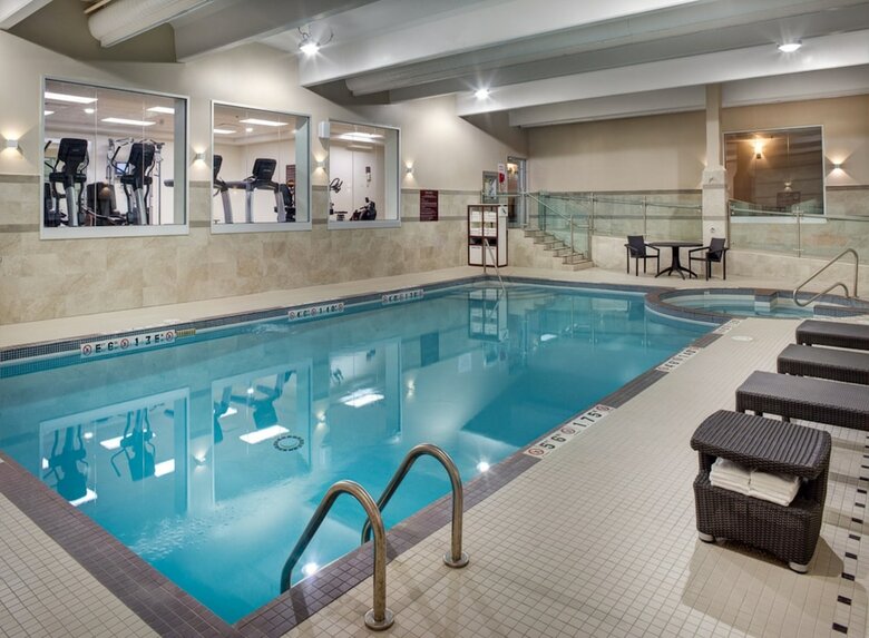 Hotel Doubletree By Hilton Toronto Airport