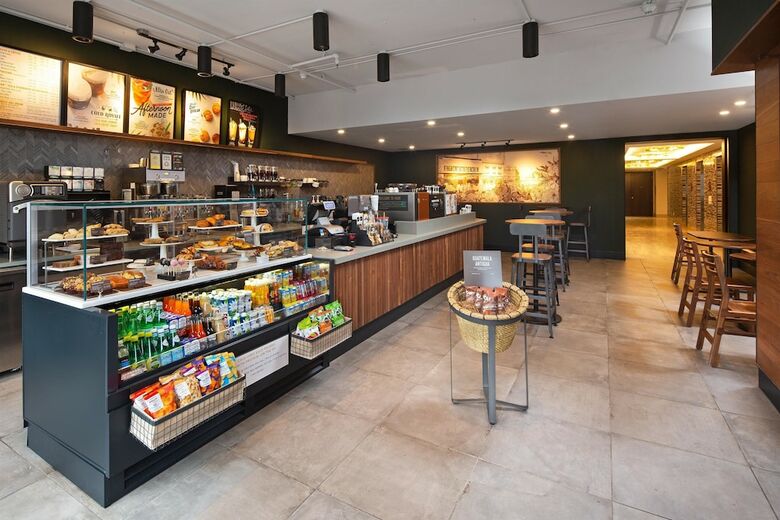 Hotel Doubletree By Hilton Toronto Airport