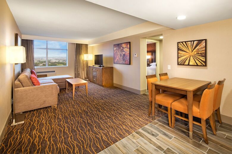 Hotel Doubletree By Hilton Toronto Airport