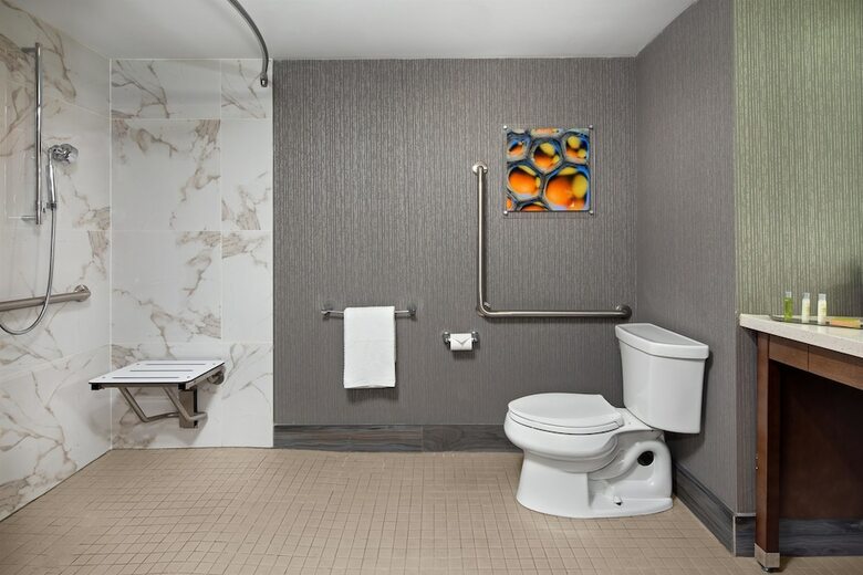 Hotel Doubletree By Hilton Toronto Airport