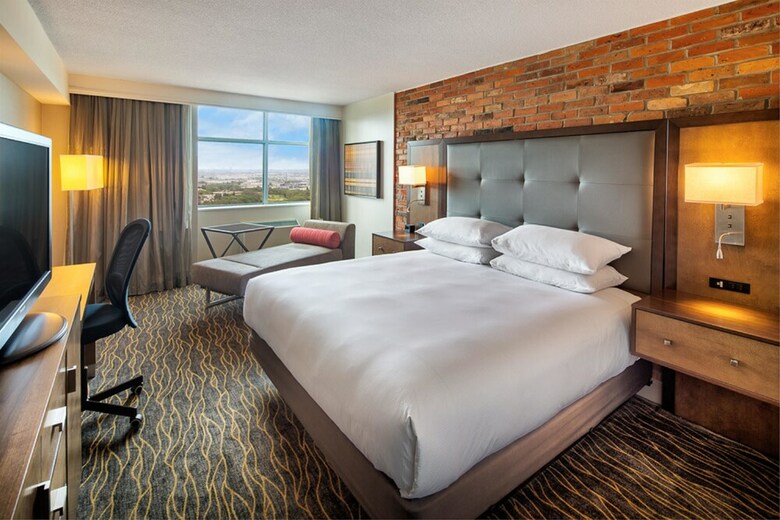 Hotel Doubletree By Hilton Toronto Airport