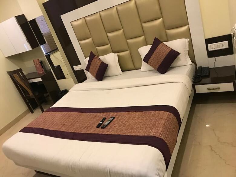 Adb Rooms Hotel Olive International