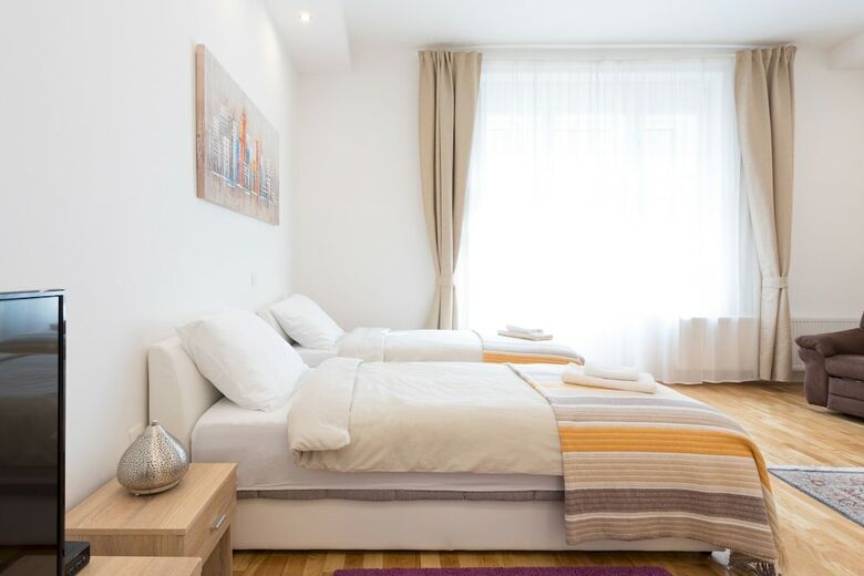 Apartamentos Spacious And Modern Central Triplex- Free Parking!
