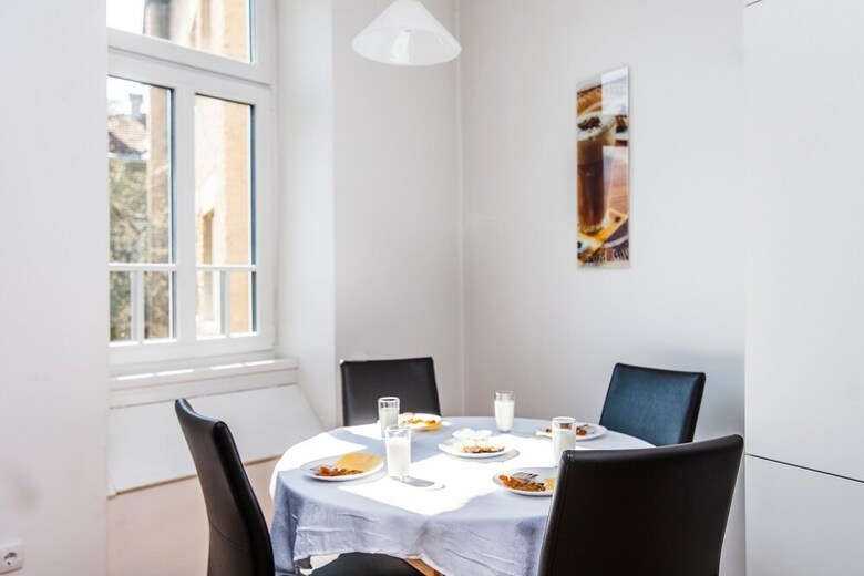2bdr Apartment With The Balcony View-best Location