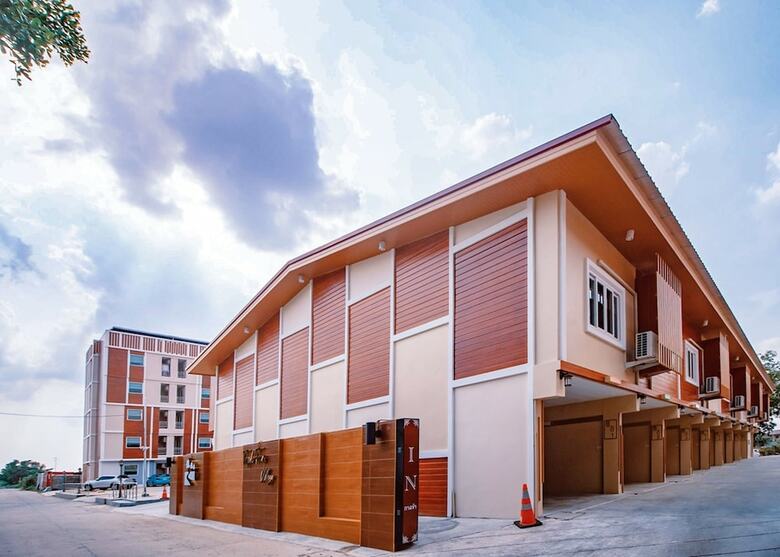 Hotel Triple Trees Village