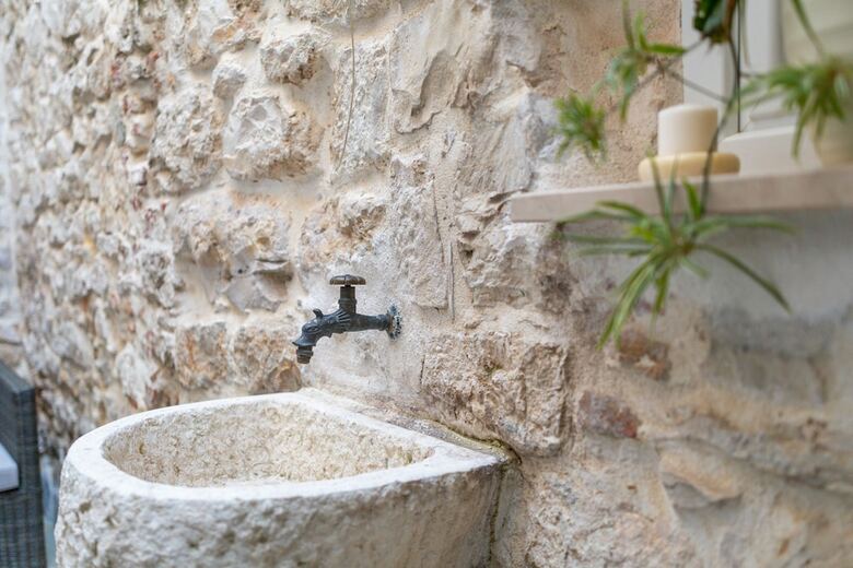 Apartamentos Awesome Stone House