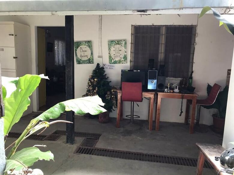 Hostal Le Village Hostel & Bar Moalboal - Adults Only
