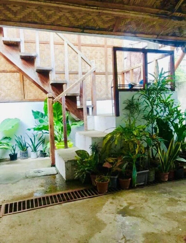 Hostal Le Village Hostel & Bar Moalboal - Adults Only