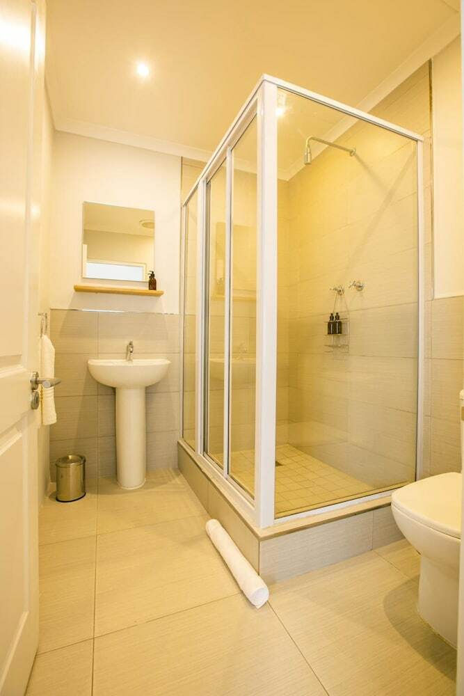 Hotel Hout & About Guest House