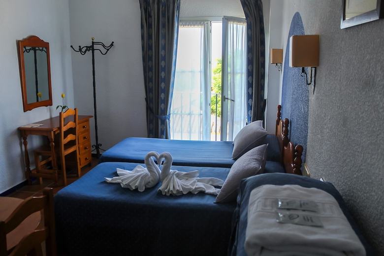 Apartamentos Hostal Puente Del Rey