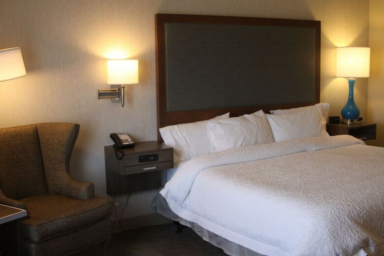 Hotel Pratt Inn & Suites