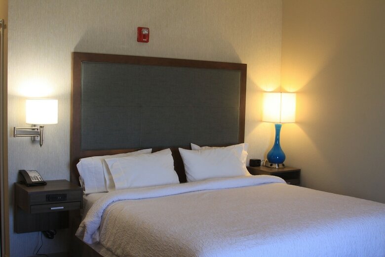 Hotel Pratt Inn & Suites