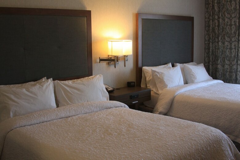Hotel Pratt Inn & Suites