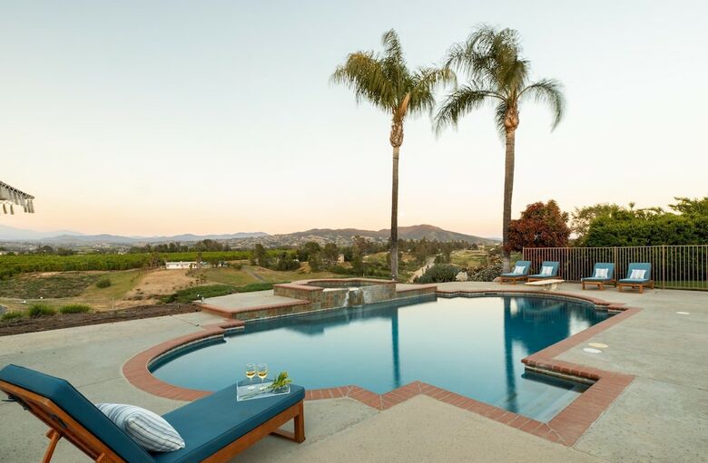Willow By Avantstay | Mountain Views - See Hot Air Balloons From Pool