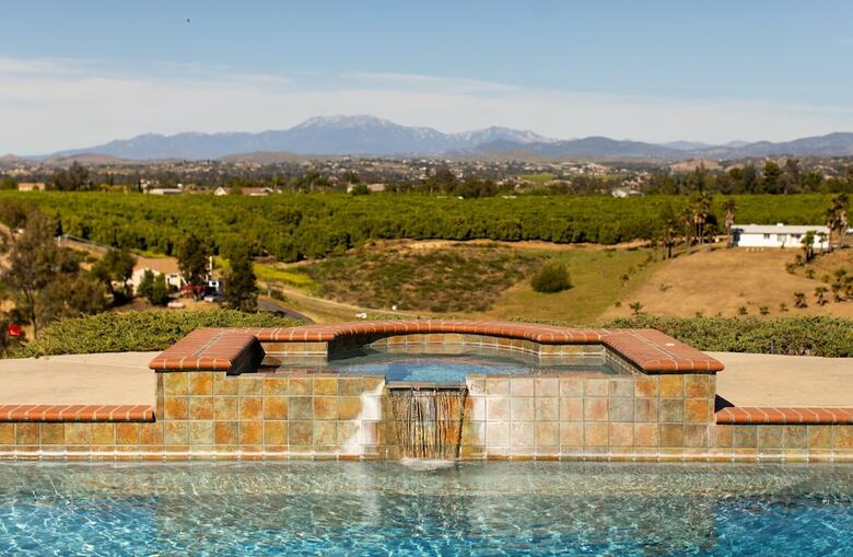 Willow By Avantstay | Mountain Views - See Hot Air Balloons From Pool