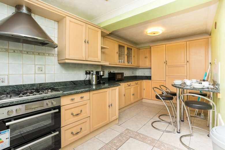Oscar Owen - Graveney House