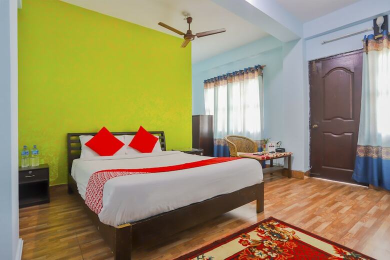 Oyo 659 Hotel Lake Tower