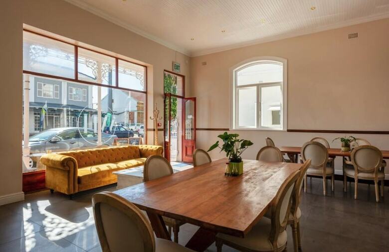 Willets Hotel