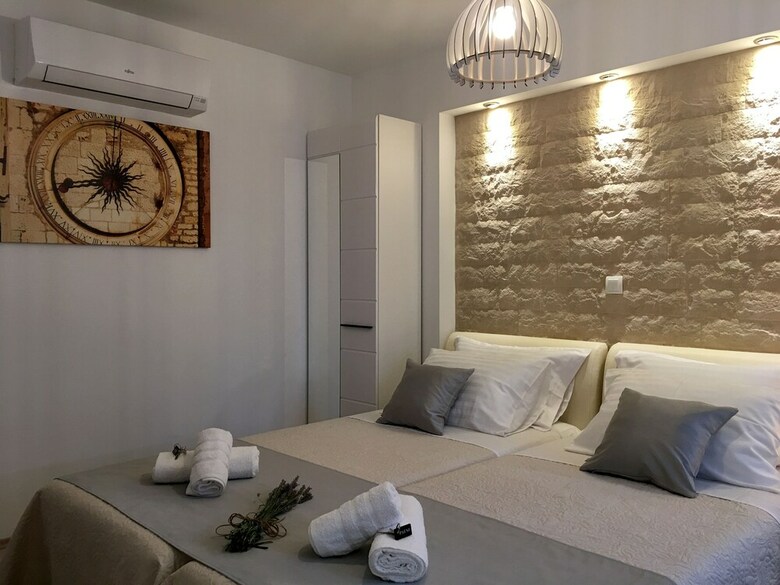 Hotel Central Split Apartments And Rooms Paese
