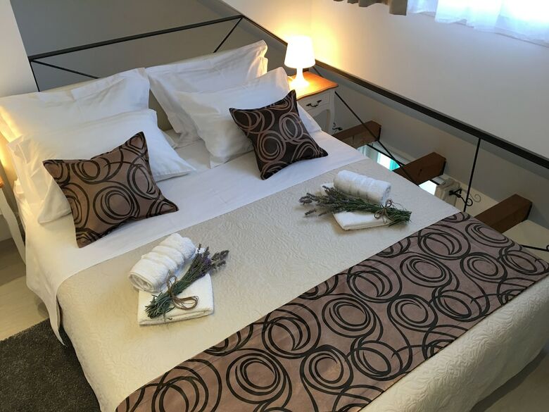 Hotel Central Split Apartments And Rooms Paese