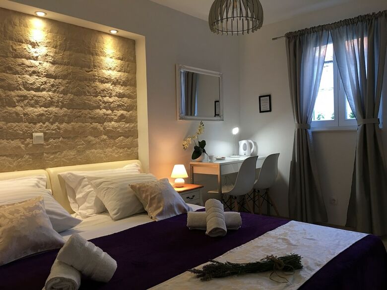 Hotel Central Split Apartments And Rooms Paese