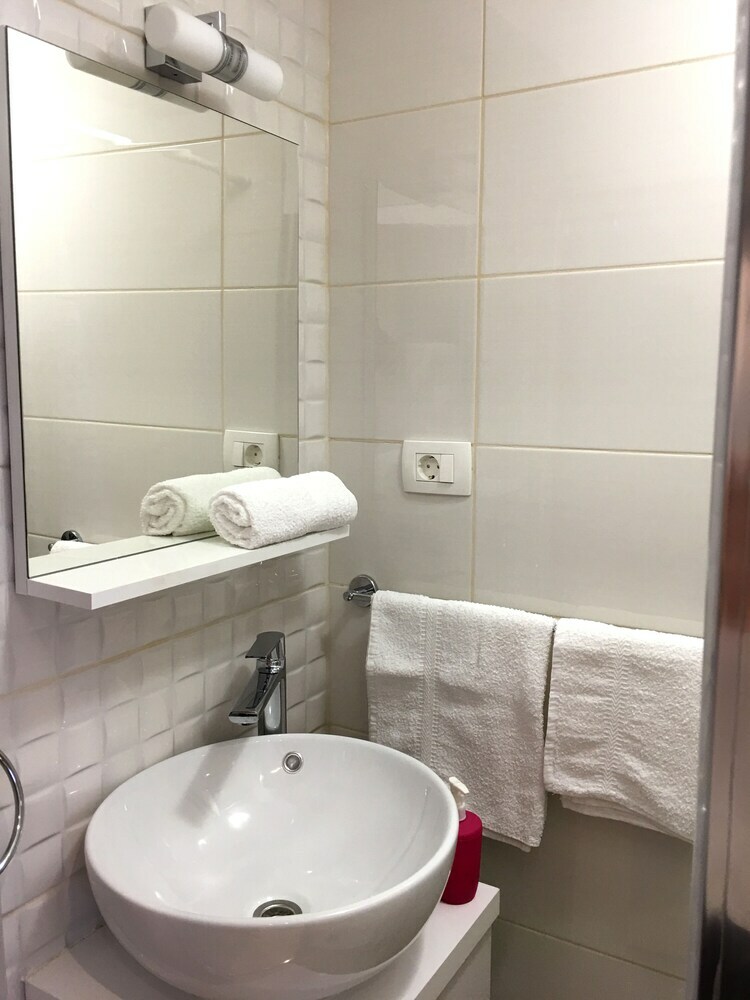 Hotel Central Split Apartments And Rooms Paese