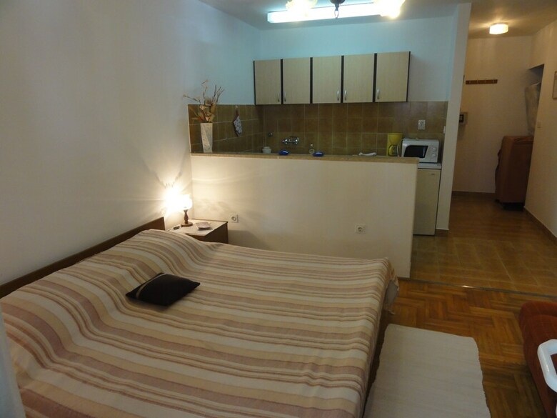 Cozy Apartment Buterer