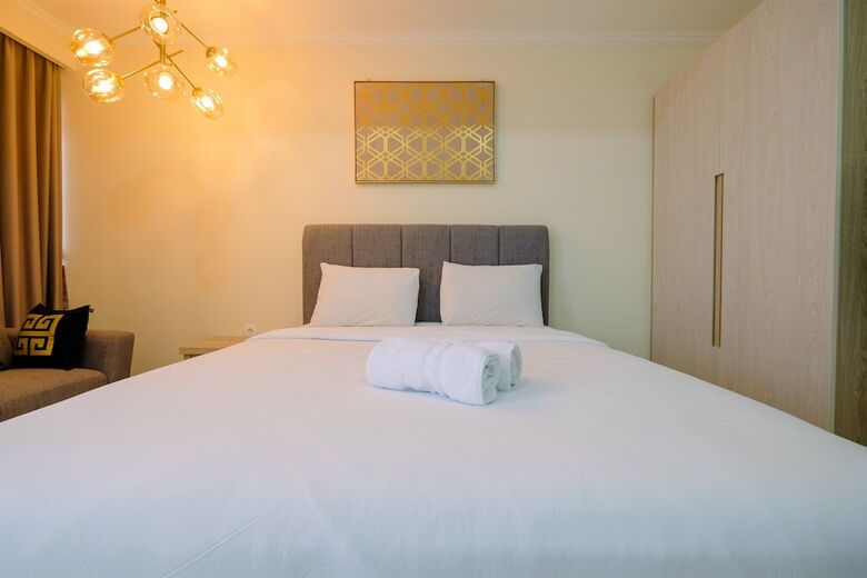 Stylish Studio Room Menteng Park Apartment