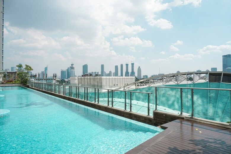Exquisite Studio Menteng Park Apartment