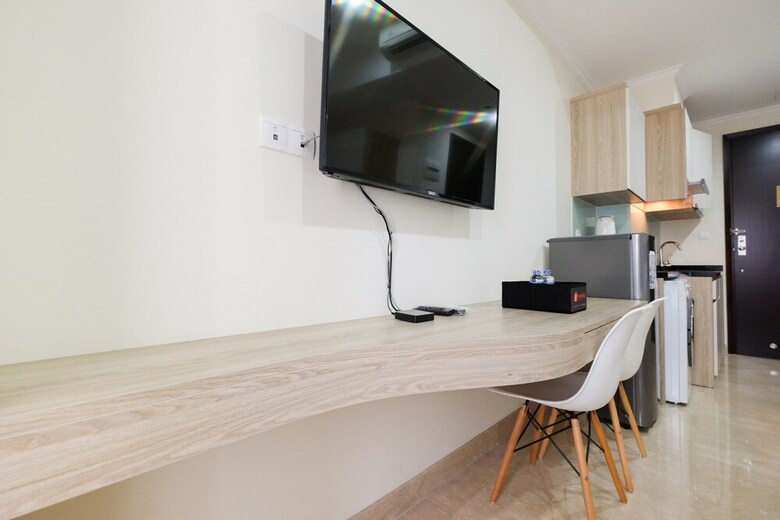 Simply Studio At Menteng Park Apartment