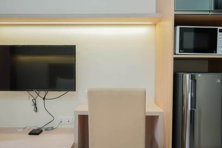 Comfy Studio Apartment At Menteng Park