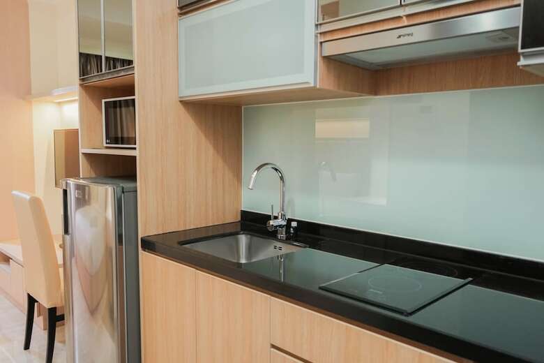 Comfy Studio Apartment At Menteng Park