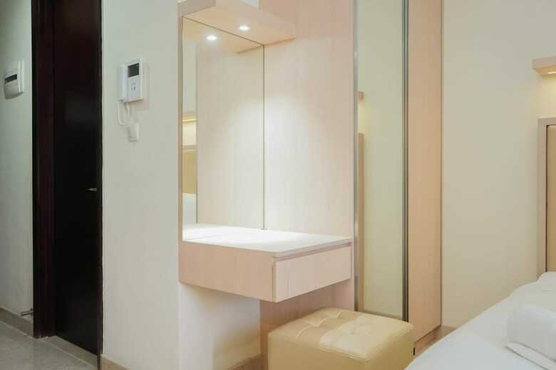 Comfy Studio Apartment At Menteng Park