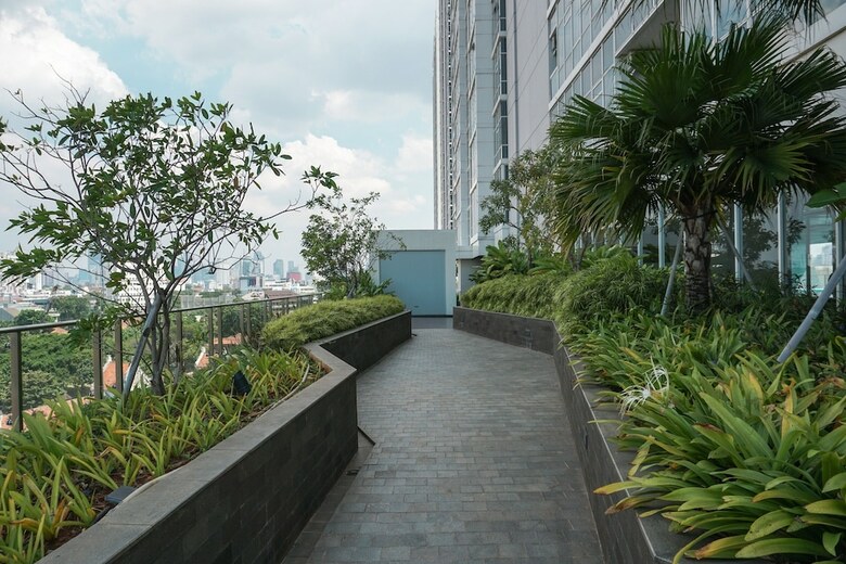 Fully Furnished Studio Menteng Park Apartment