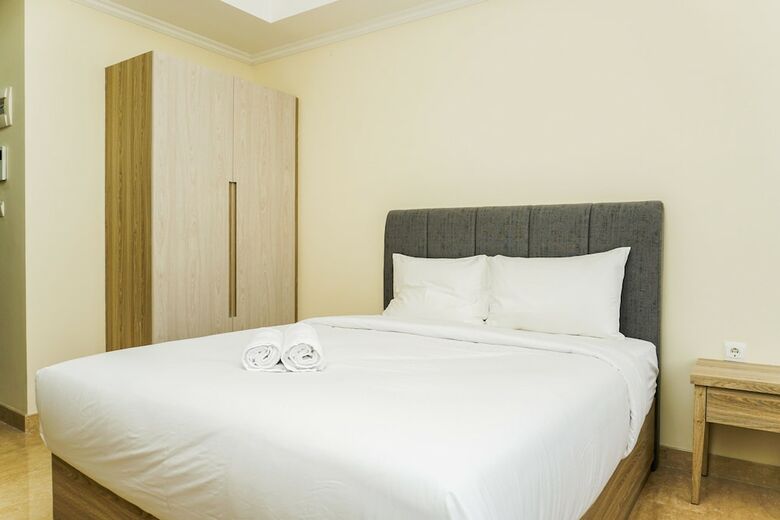 Fully Furnished Studio Menteng Park Apartment