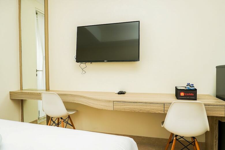 Fully Furnished Studio Menteng Park Apartment