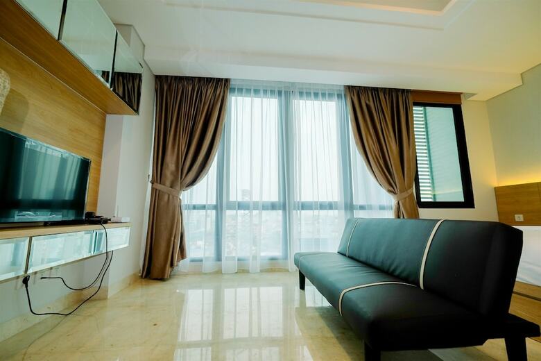 Spacious Studio Room At Capitol Suites Apartment