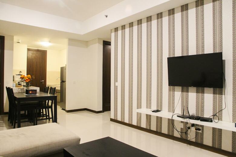 Luxurious 3br At St. Moritz Apartment Near Shopping Mall