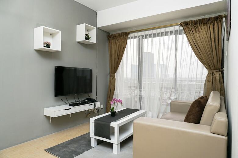 Spacious And Comfortable 2br Puri Garden Apartment