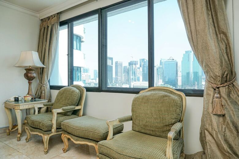 Good Location 2br At Park Royale Apartment