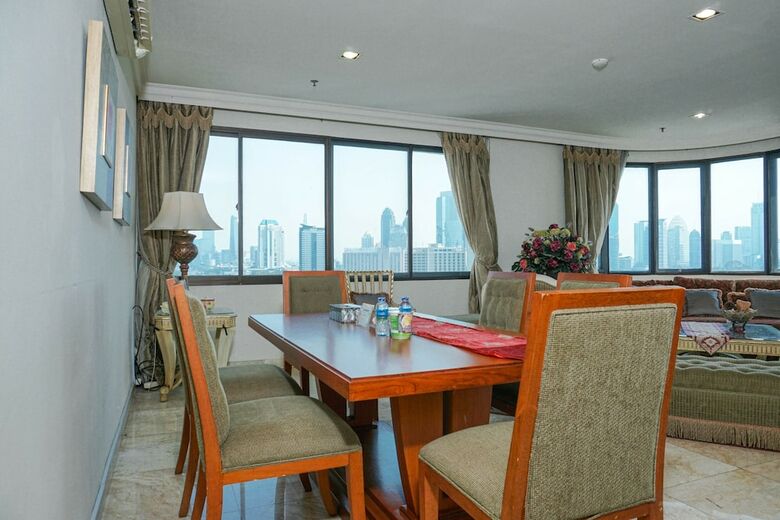 Good Location 2br At Park Royale Apartment