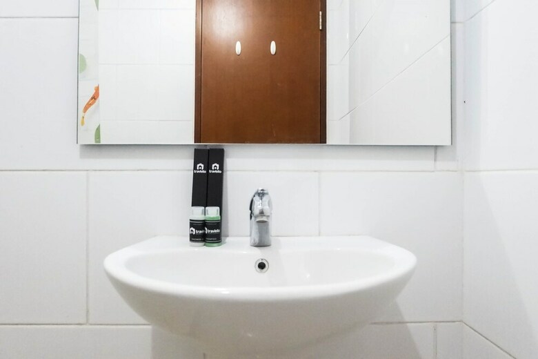 Convenient 3br Apartment At Waterplace Residence Pakuwon Indah