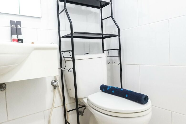 Convenient 3br Apartment At Waterplace Residence Pakuwon Indah