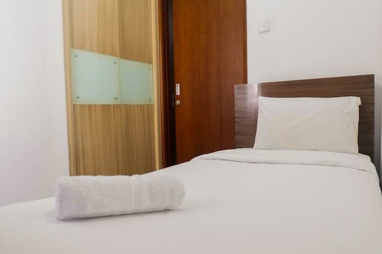 Homey And Comfy 2br Apartment At Waterplace Residence