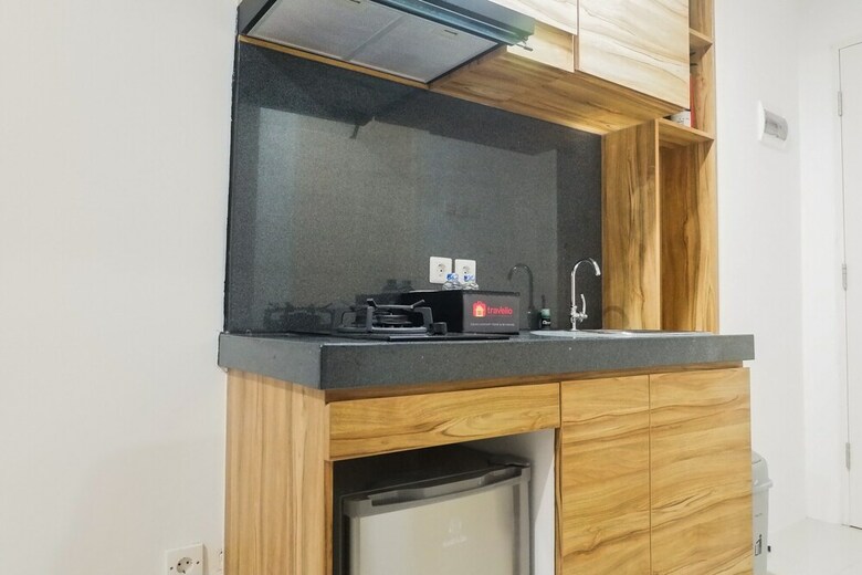 Convenient Studio Apartment At Orchard Supermall Mansion